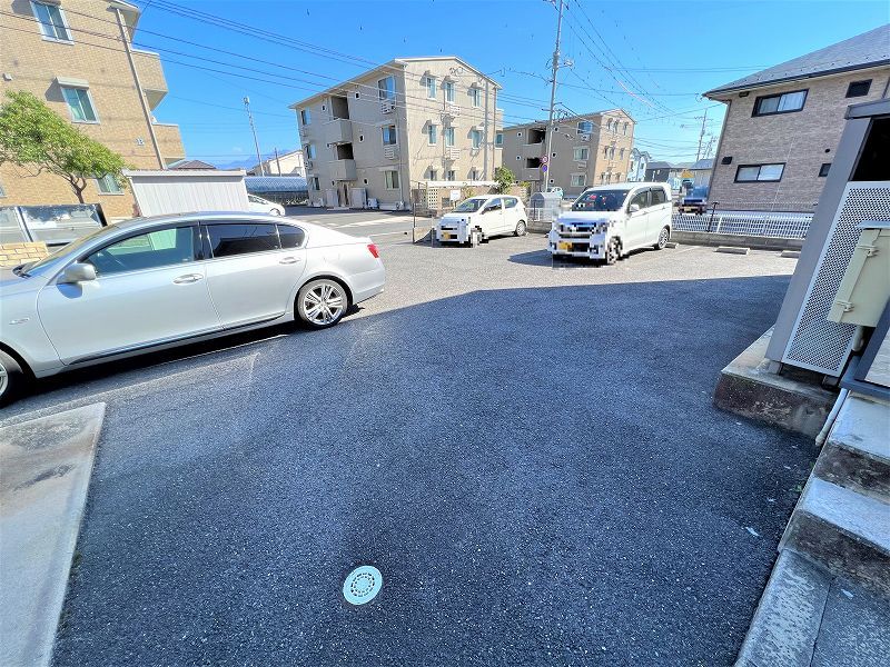 レオパレスアヴェニーレ皆生 駐車場
