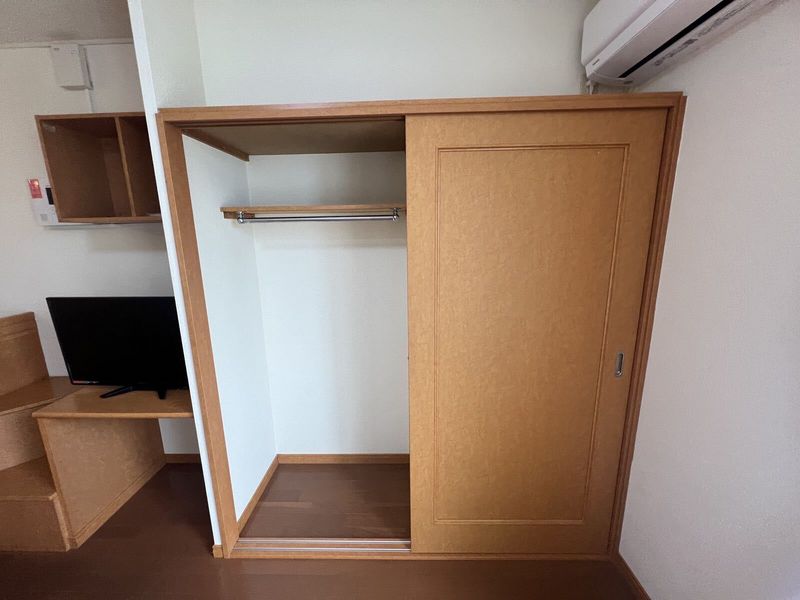 レオパレスプリティ葵 収納