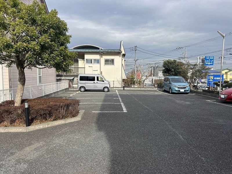 レオパレスサンライズⅡ 駐車場