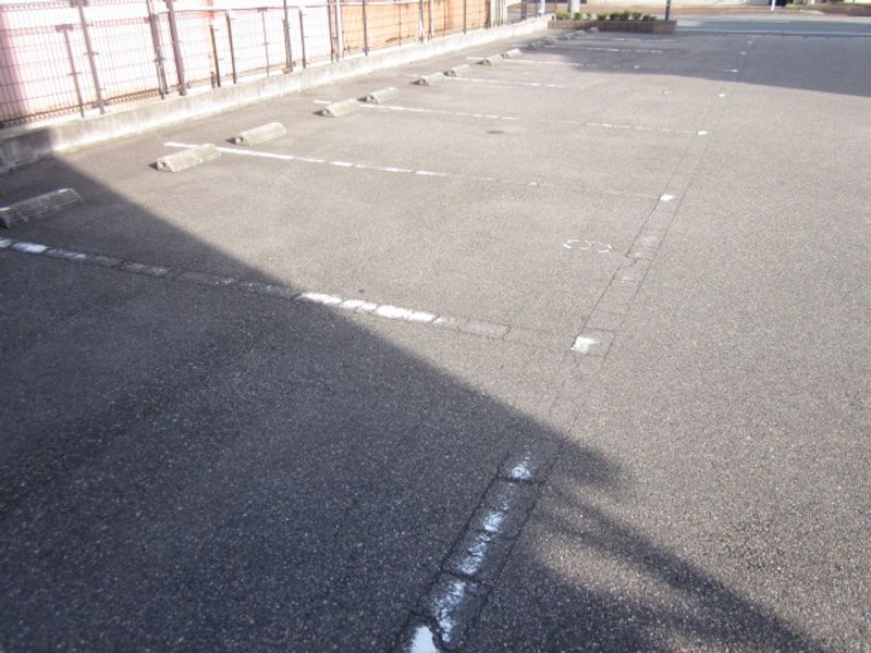 レオパレスＮａＮａ 駐車場