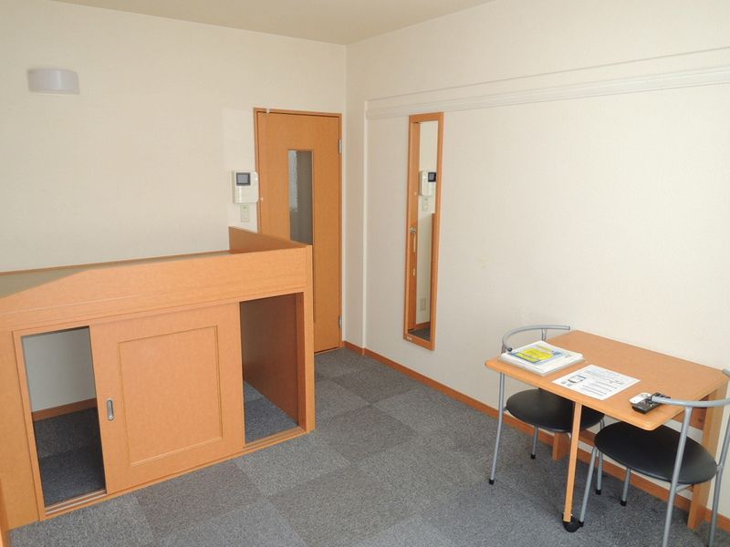 レオパレスセントラル南４条Ｂ 居間