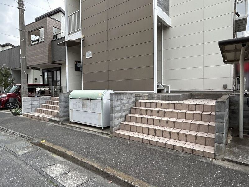 レオパレスｅｓｔ エントランス