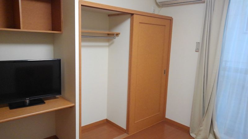 レオパレスビアリッツ 収納