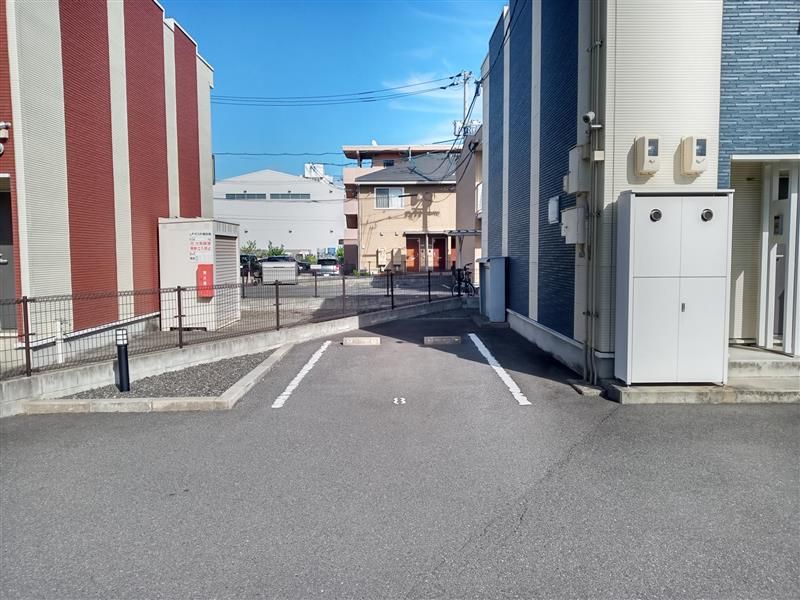 レオネクストルピナス高柳東町２ 駐車場