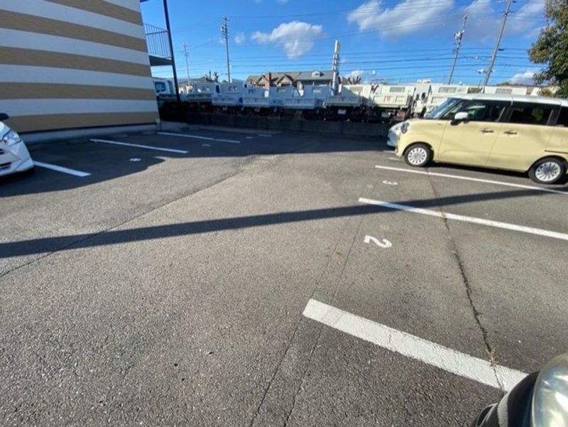 レオパレス花水木 駐車場