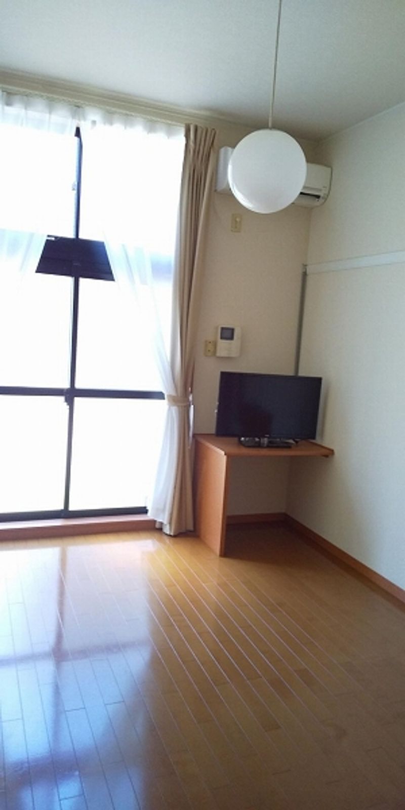 レオパレスロワール　１３０ 居間