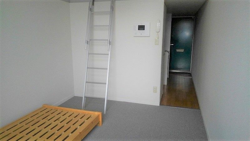 レオパレスフレーズ 居間