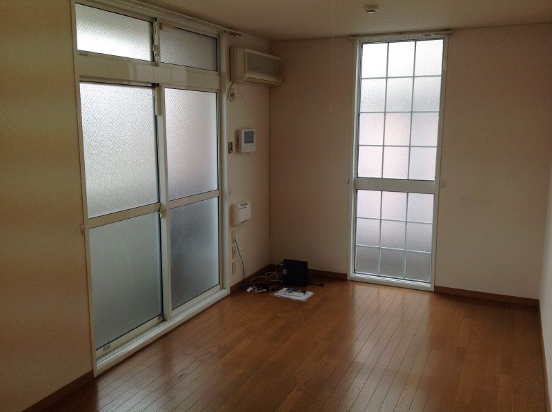 レオパレストーワⅢ 居間