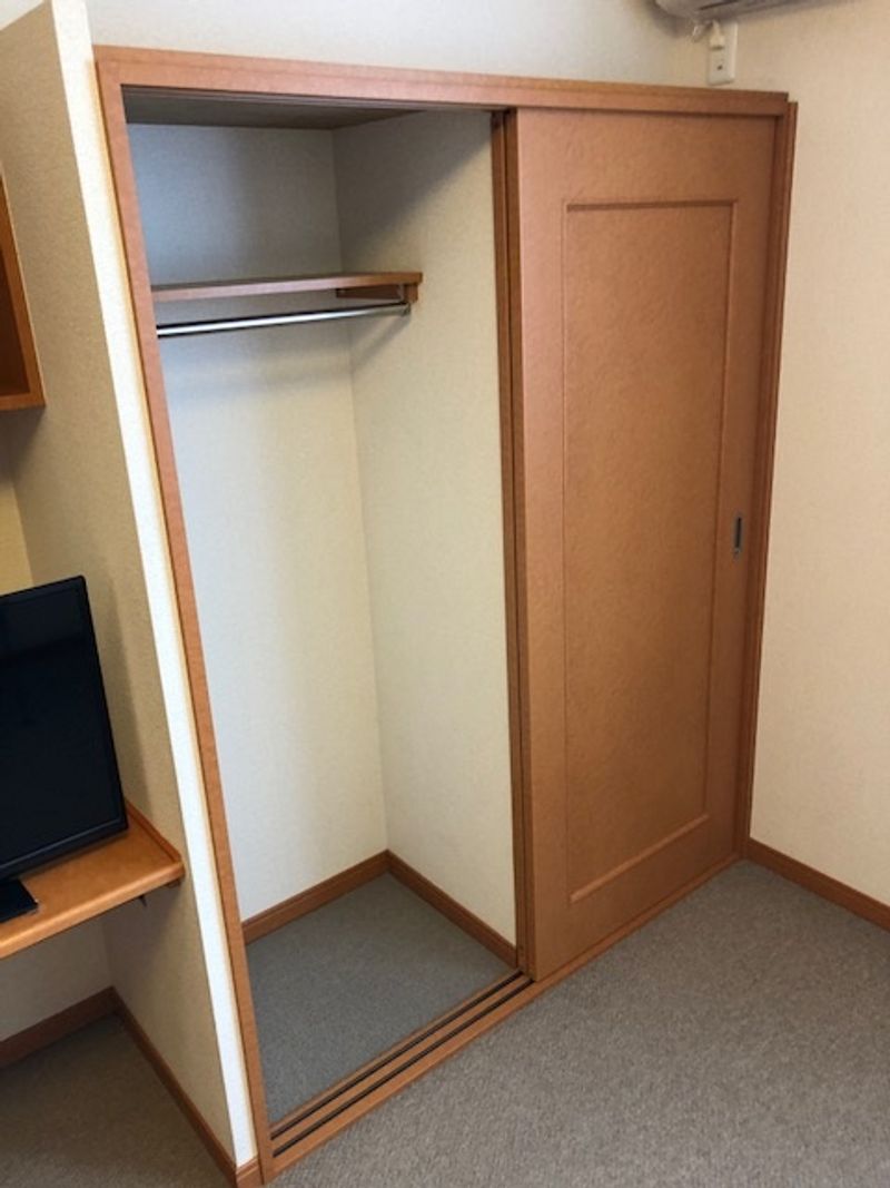 レオパレス丹荘 収納