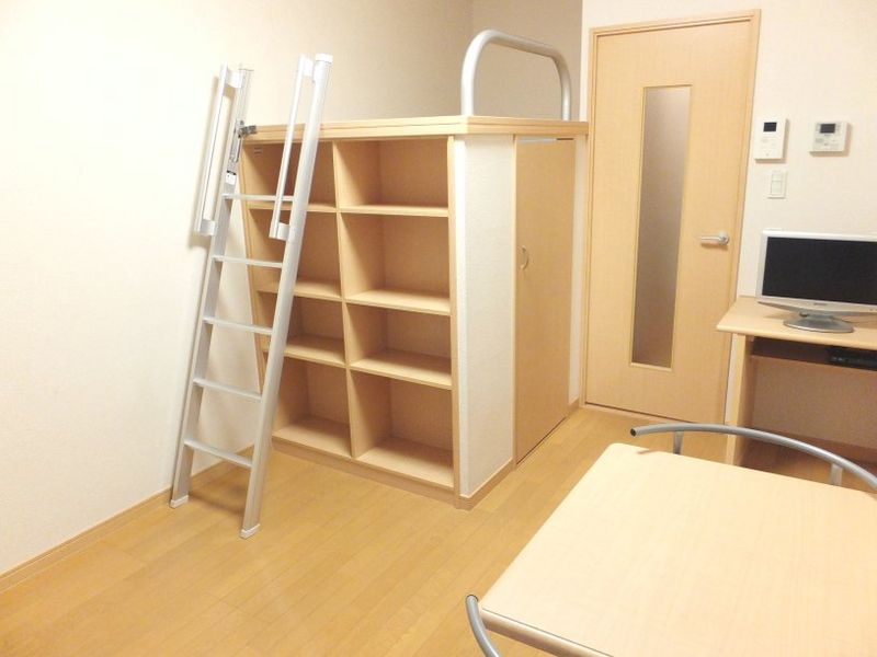 レオパレス市川原木 寝室