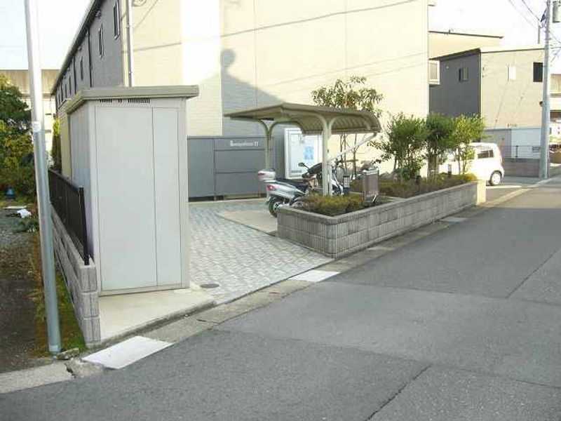 レオパレスグランロッシュ エントランス