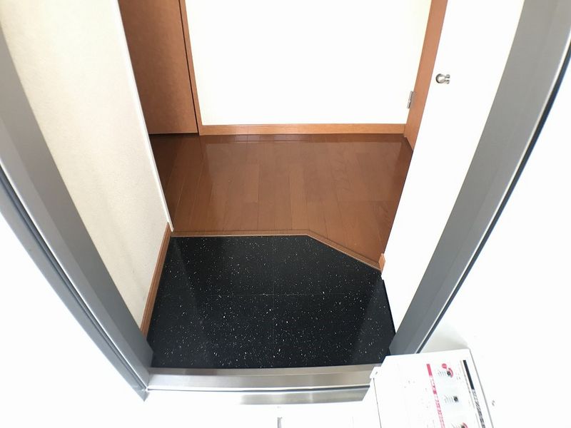 レオパレスひだまり エントランス