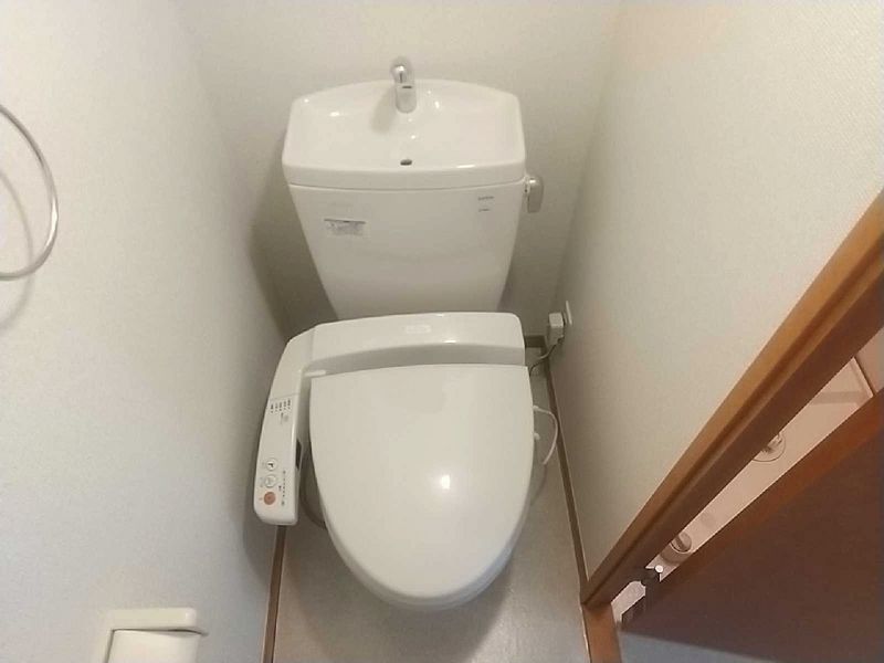 レオパレスシャトレー トイレ