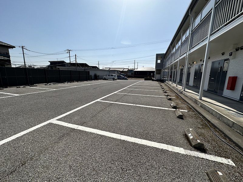 レオパレスクレインベールⅡ 駐車場