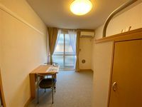 レオパレスプリマベーラ中台 居間