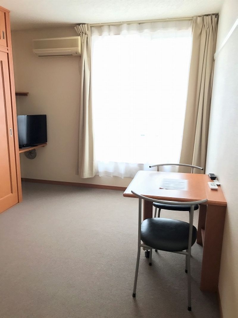 レオパレスボヌール 居間