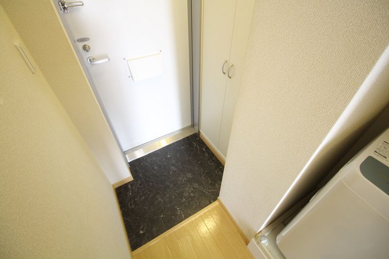 レオパレスシュピッツェ 玄関