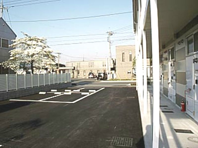 レオパレスＧｒｅｅｎＨｏｕｓｅ 駐車場