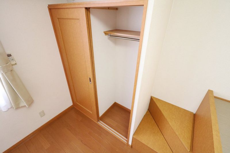 レオパレス宇治川 収納