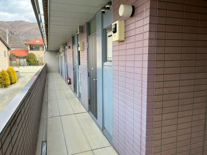 レオパレス向田 エントランス