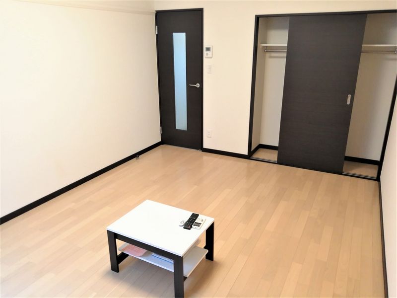 レオネクスト市三宅 居間