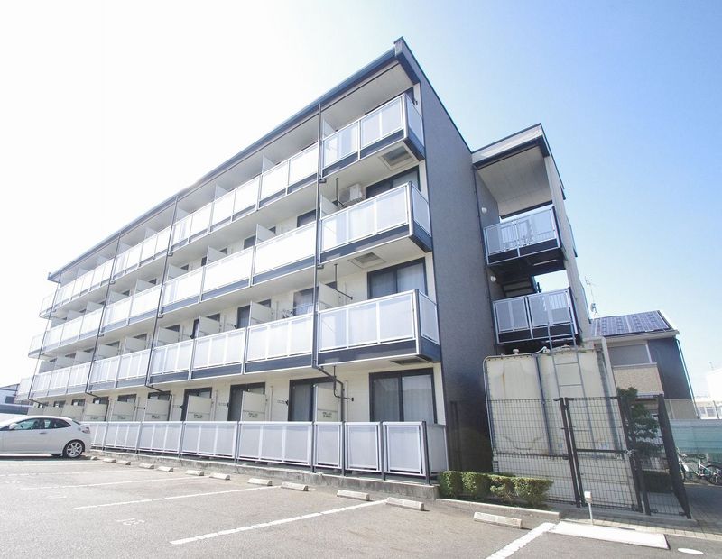 レオパレスプレズント 外観