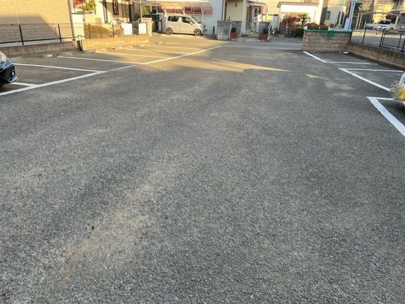 レオパレスＤｅａｒ　ｃｏｕｒｔ 駐車場