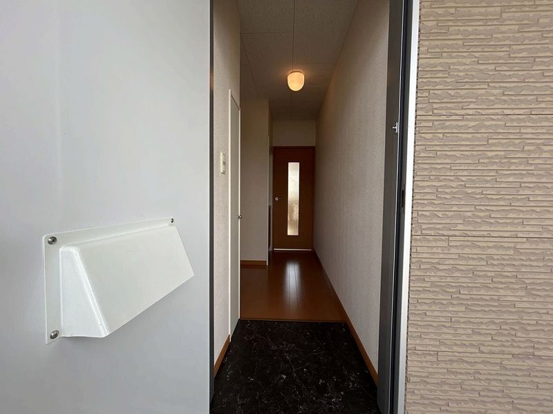 レオパレス南逆井 玄関