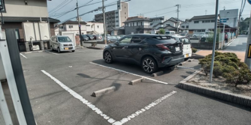 レオパレス工大前 駐車場