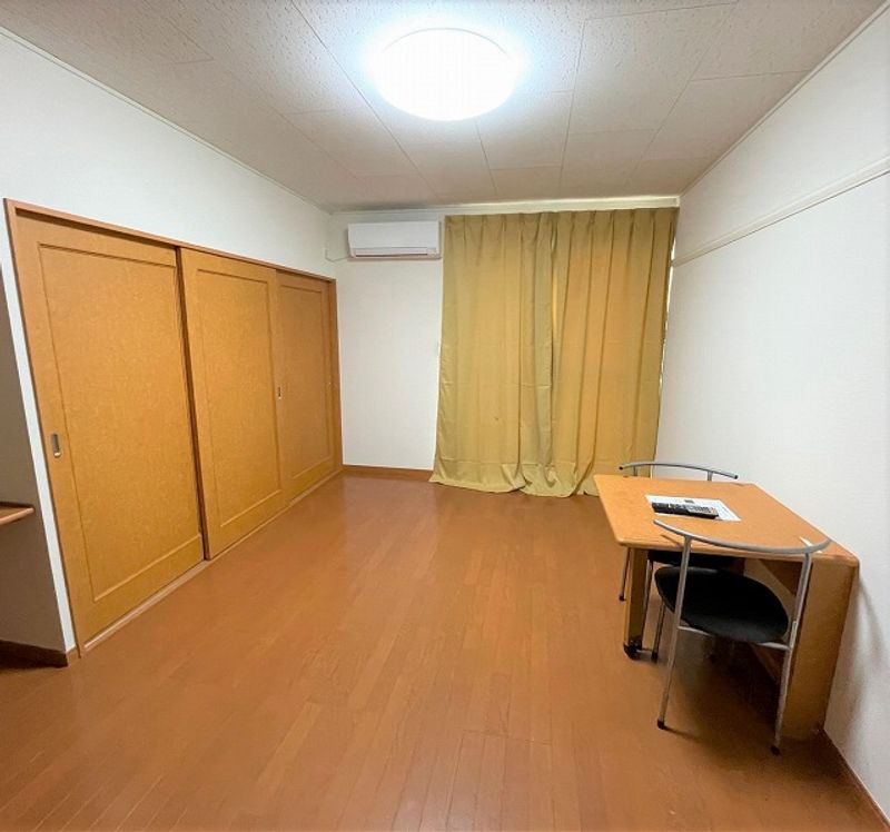 レオパレスフェリーチェ 居間
