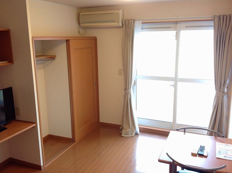レオパレスシャンティ 収納