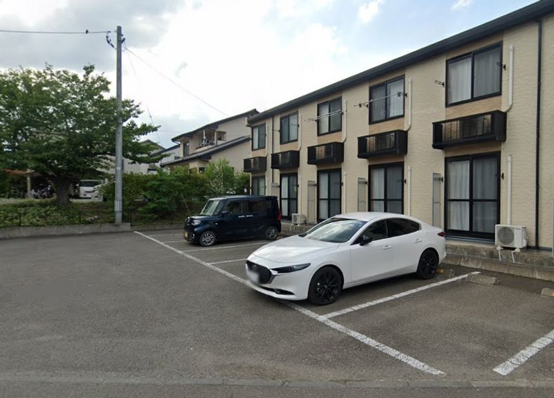 レオパレスプライマリィ 駐車場
