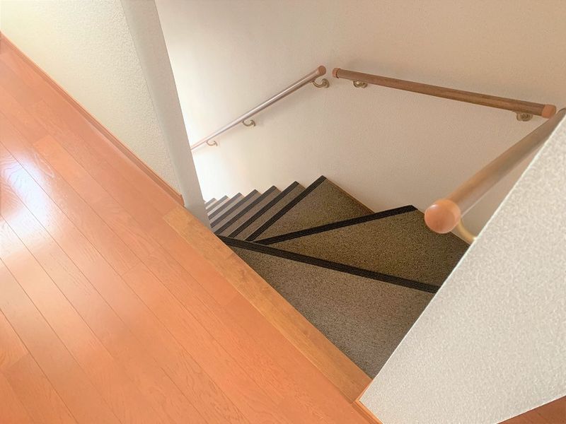 レオパレス清 玄関