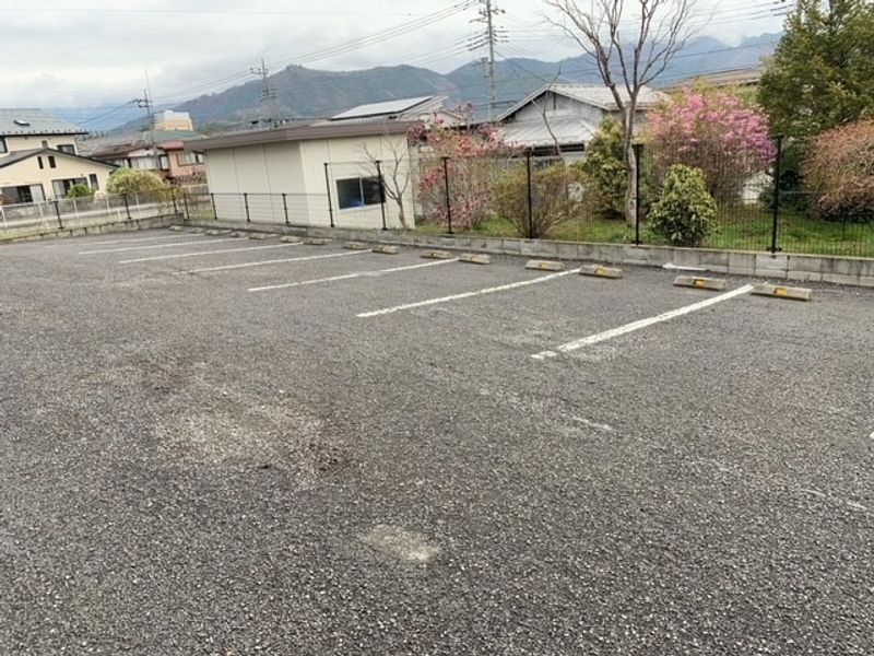 レオパレス富士吉田 駐車場