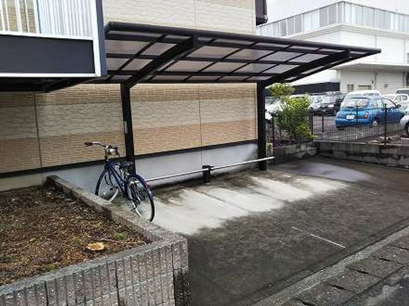レオパレス新川 共用部分