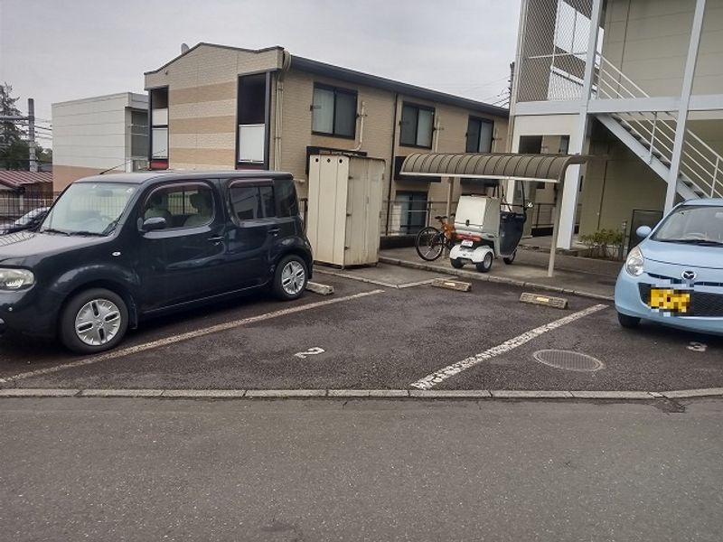 レオパレスＫＡＭＩＨＩＲＯＳＥ 駐車場