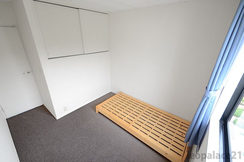 レオパレス大南 居間