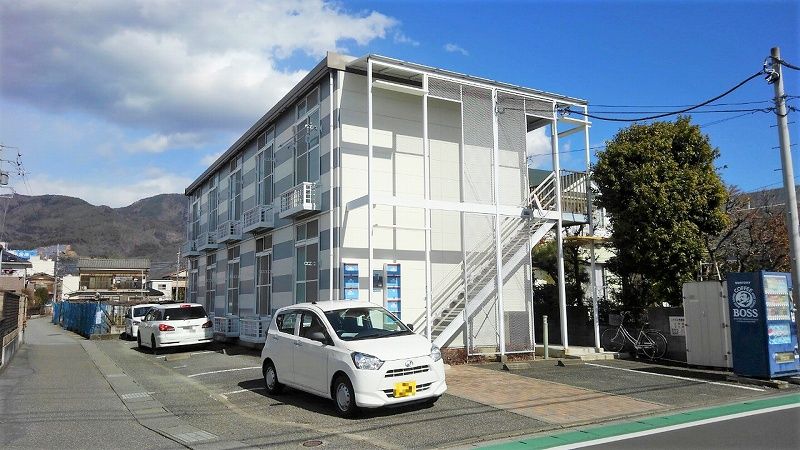 レオパレスＢａｎ 駐車場