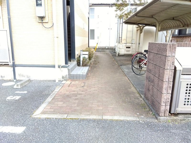 レオパレスアムール　ＩＷＡＯⅡ エントランス
