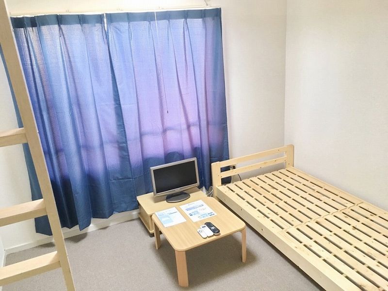 レオパレス植田 居間