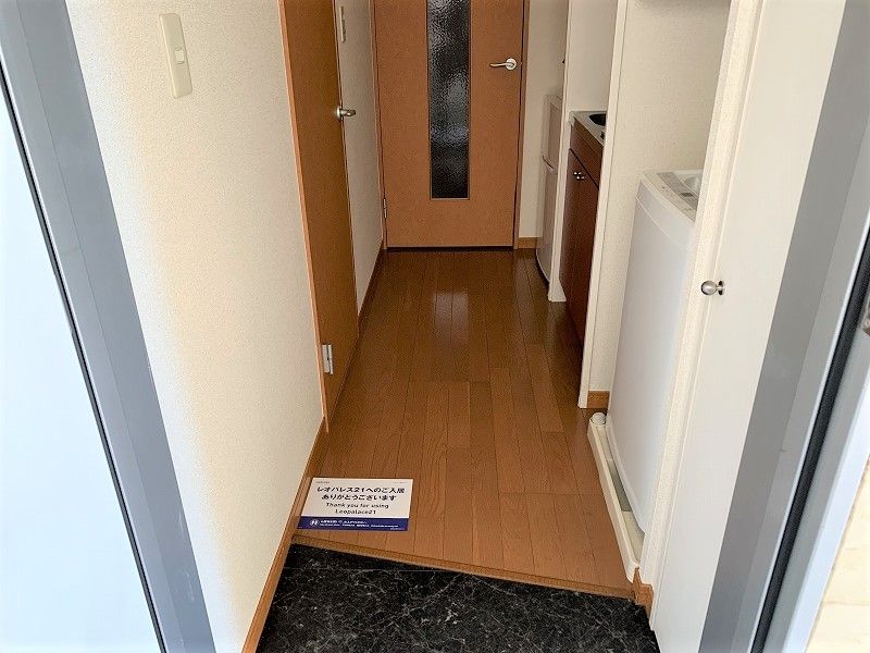 レオパレスエスポワール 玄関