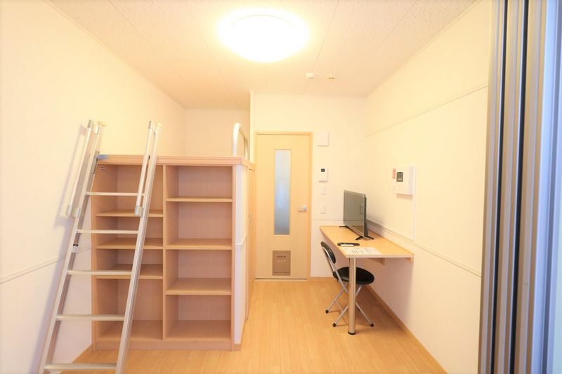 レオパレス京都鞍馬口 居間