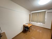 レオパレス三丁田 居間