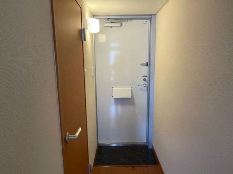 レオパレス千里山 玄関