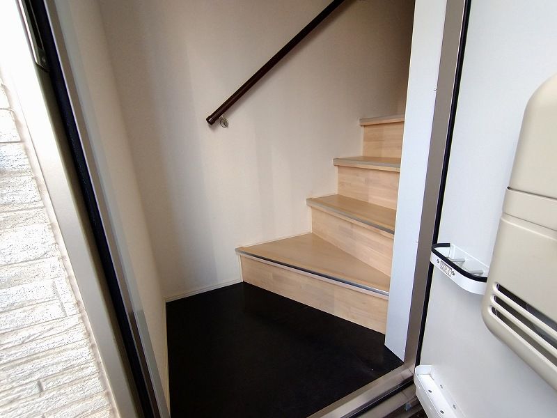 CLEINO Luce Gajin Lối vào