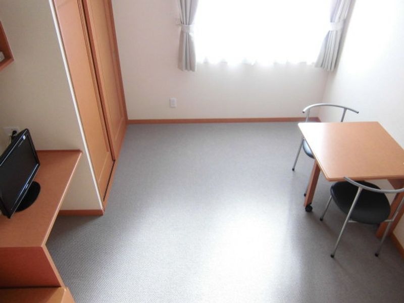 レオパレスディヤハイム　萩 居間
