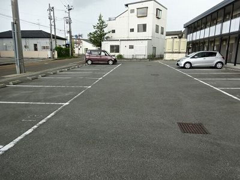 レオパレスＦｕｅｎｔｅ　Ⅱ 駐車場