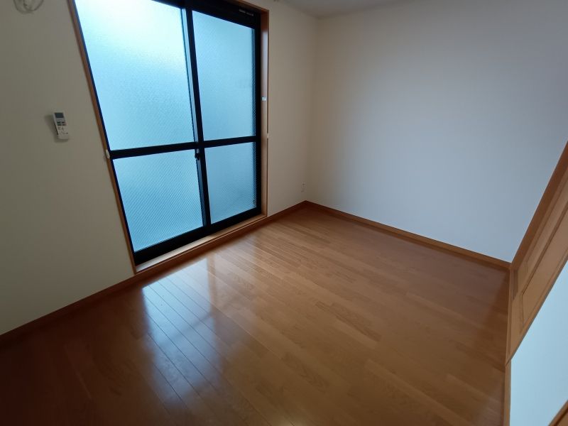 レオパレスハナテン２番館 居間