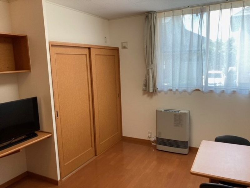 レオパレスタウンコート石川Ⅲ 居間
