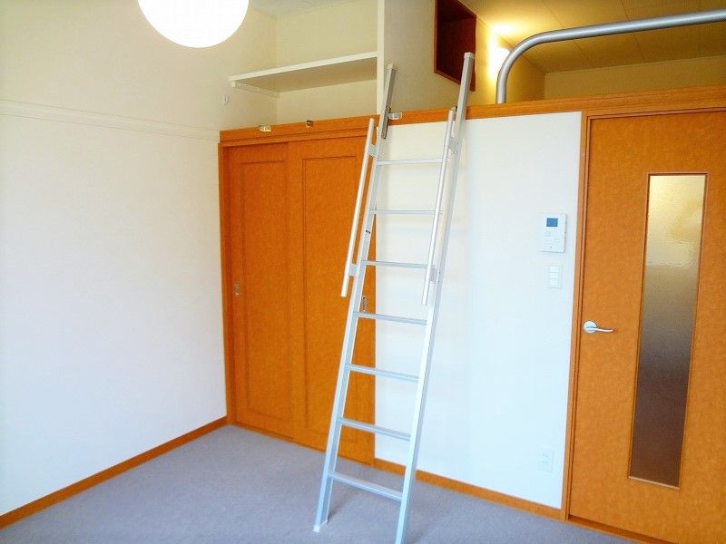 レオパレス小枝 居間